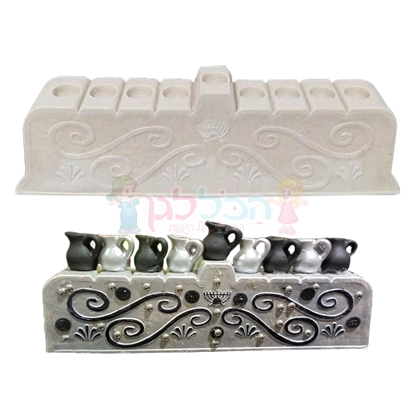 תמונה של חנוכיה במבוק עיטורים